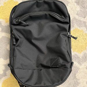 NWOT Evergoods Panel Loader Classic